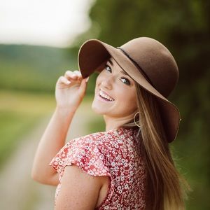 Meet your Posher, Hailey